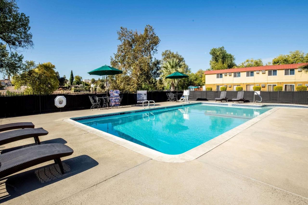 Travelodge By Wyndham Red Bluff South Of Redding Exterior photo