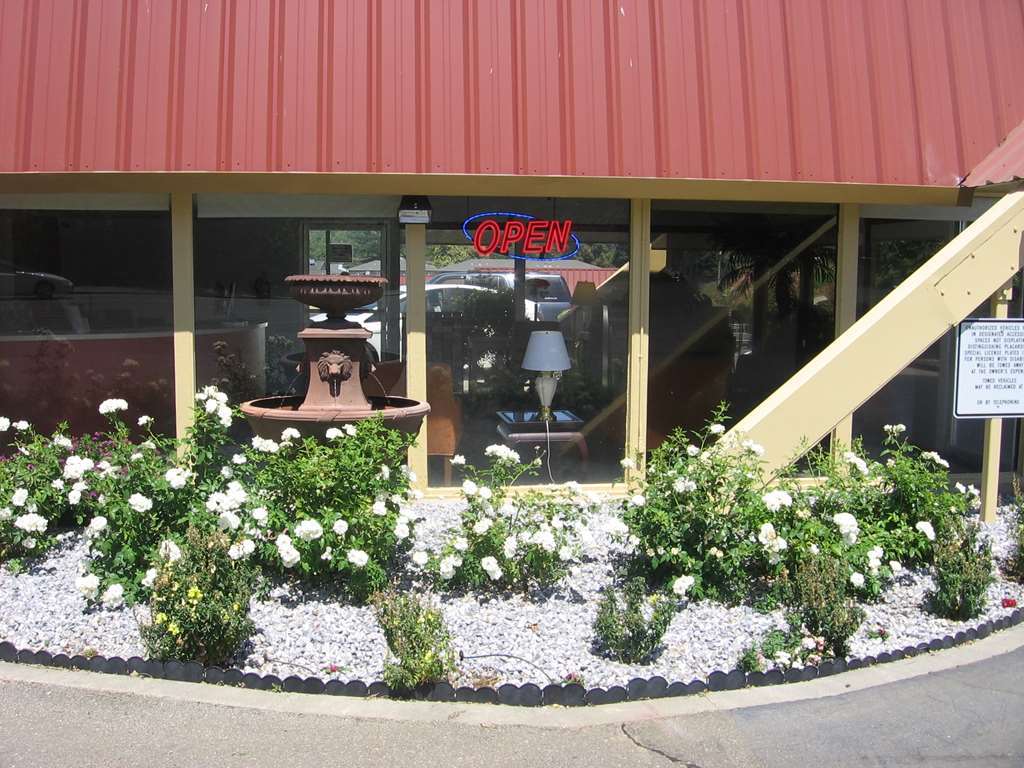 Travelodge By Wyndham Red Bluff South Of Redding Exterior photo